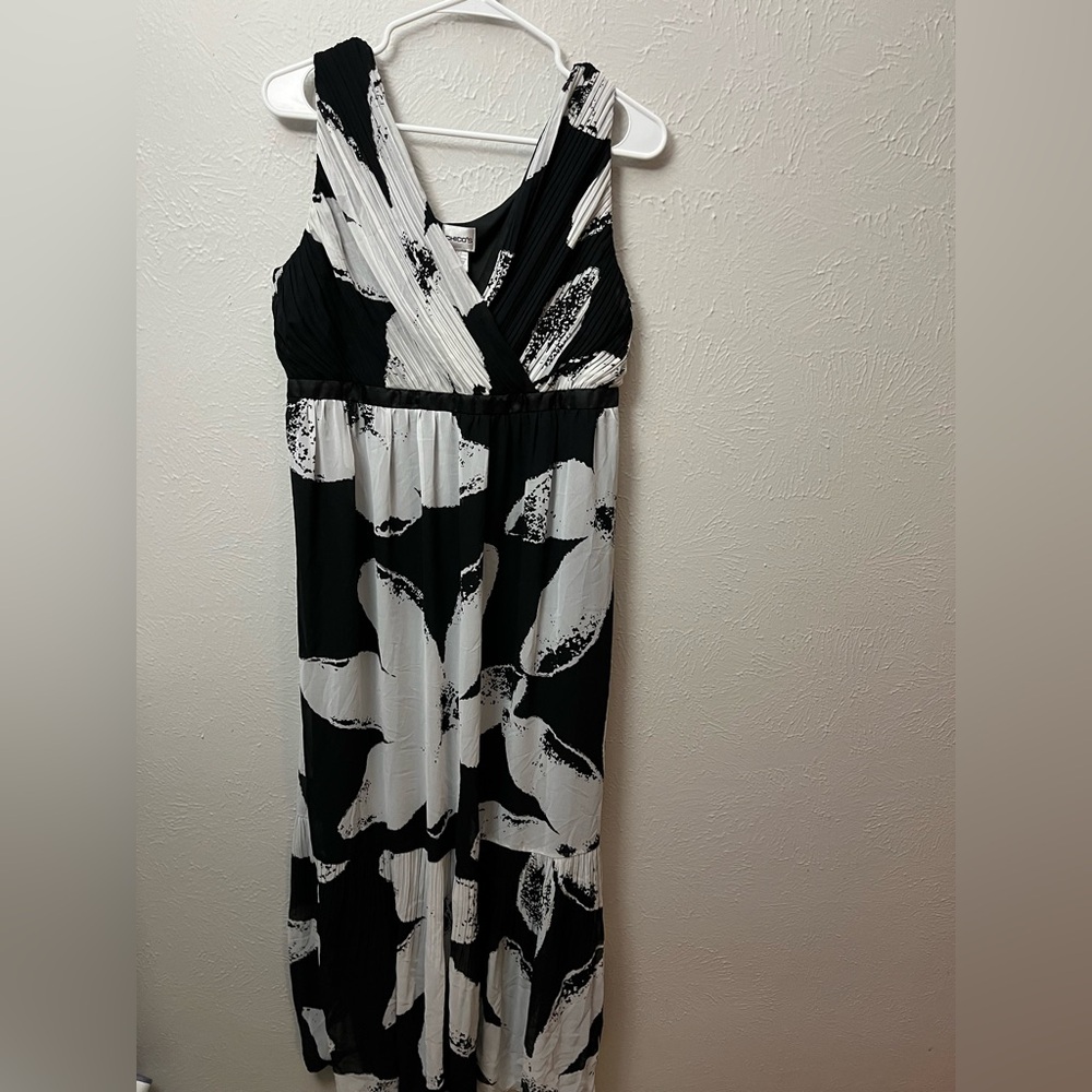 Sleeveless Black and White Floral Maxi Dress